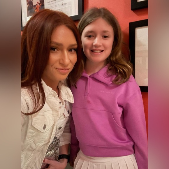 Meet your Posher, Lauren - Picture 1 of 1